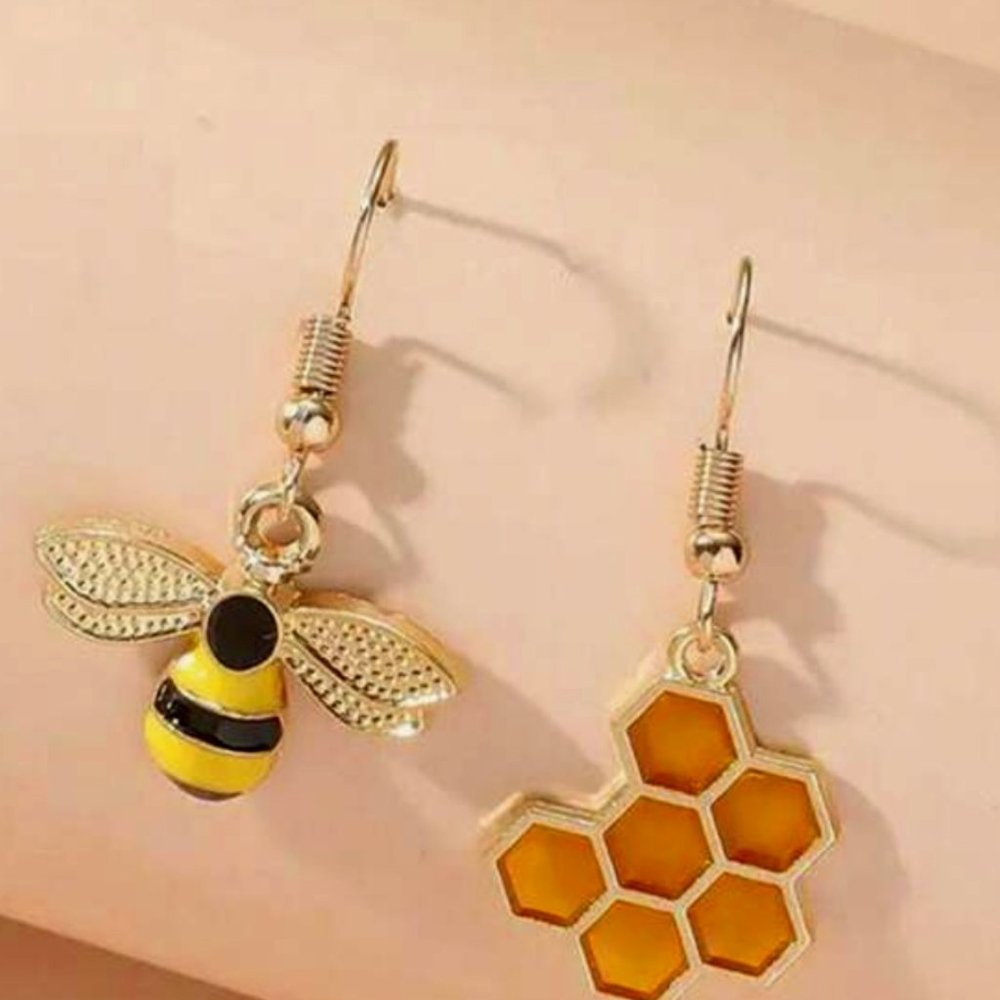 Bee Hive and Bee Earring Set